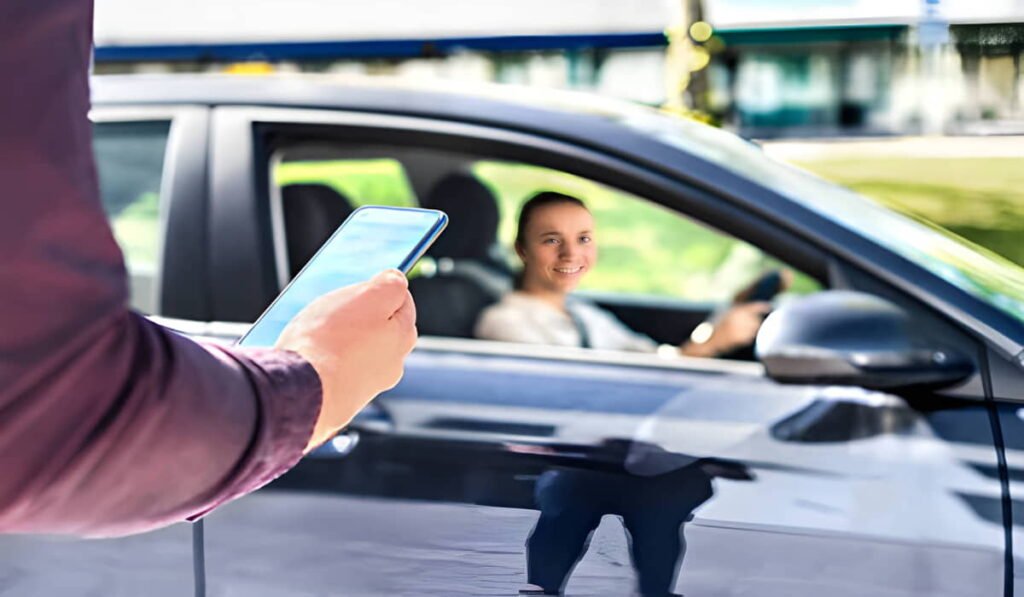 is car lift legal in UAE