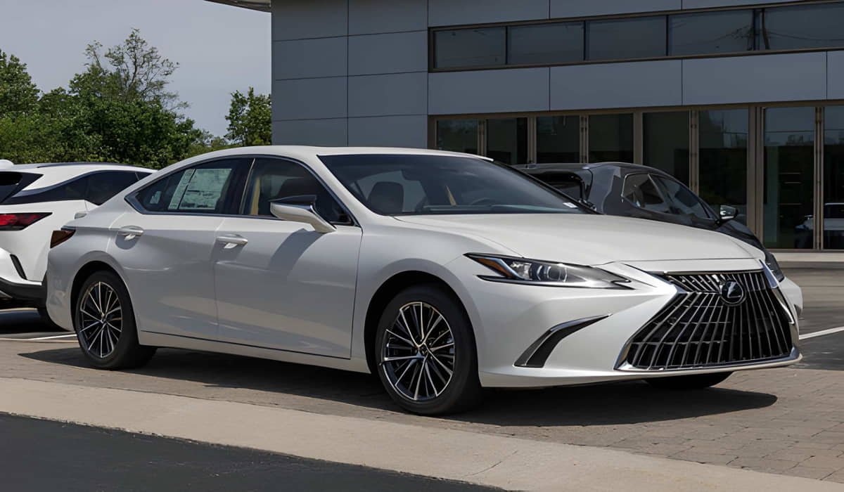 lexus es300h for pick-up and drop-off